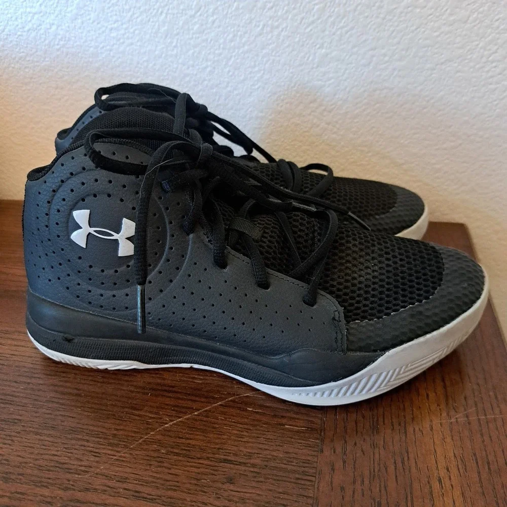 Under Armour Jet 2019 Kids Basketball Shoes Black White 3022121-001 Size 5Y